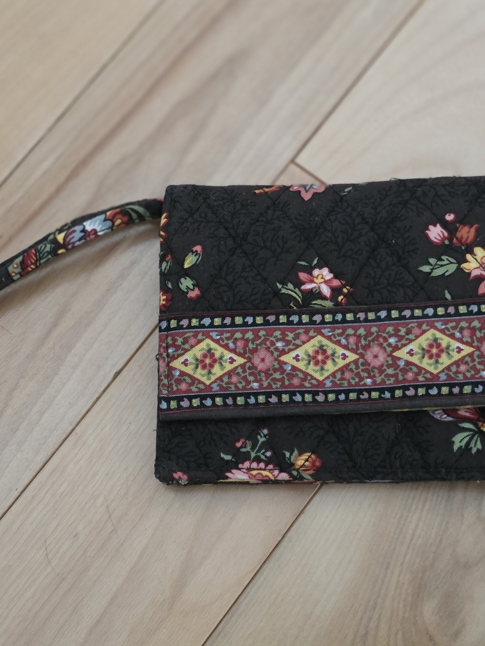 Vera Bradley Chocolat Quilted swing wallet wristlet